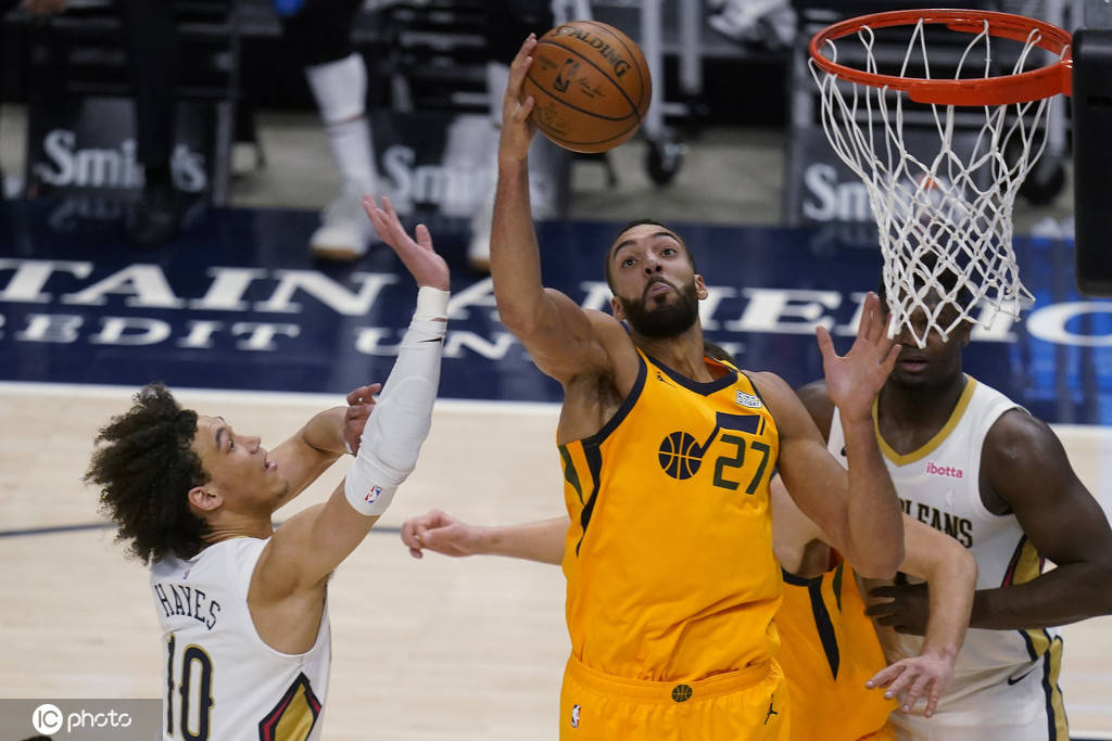 鹈鹕翻盘江苏队，戈贝尔刷新纪录