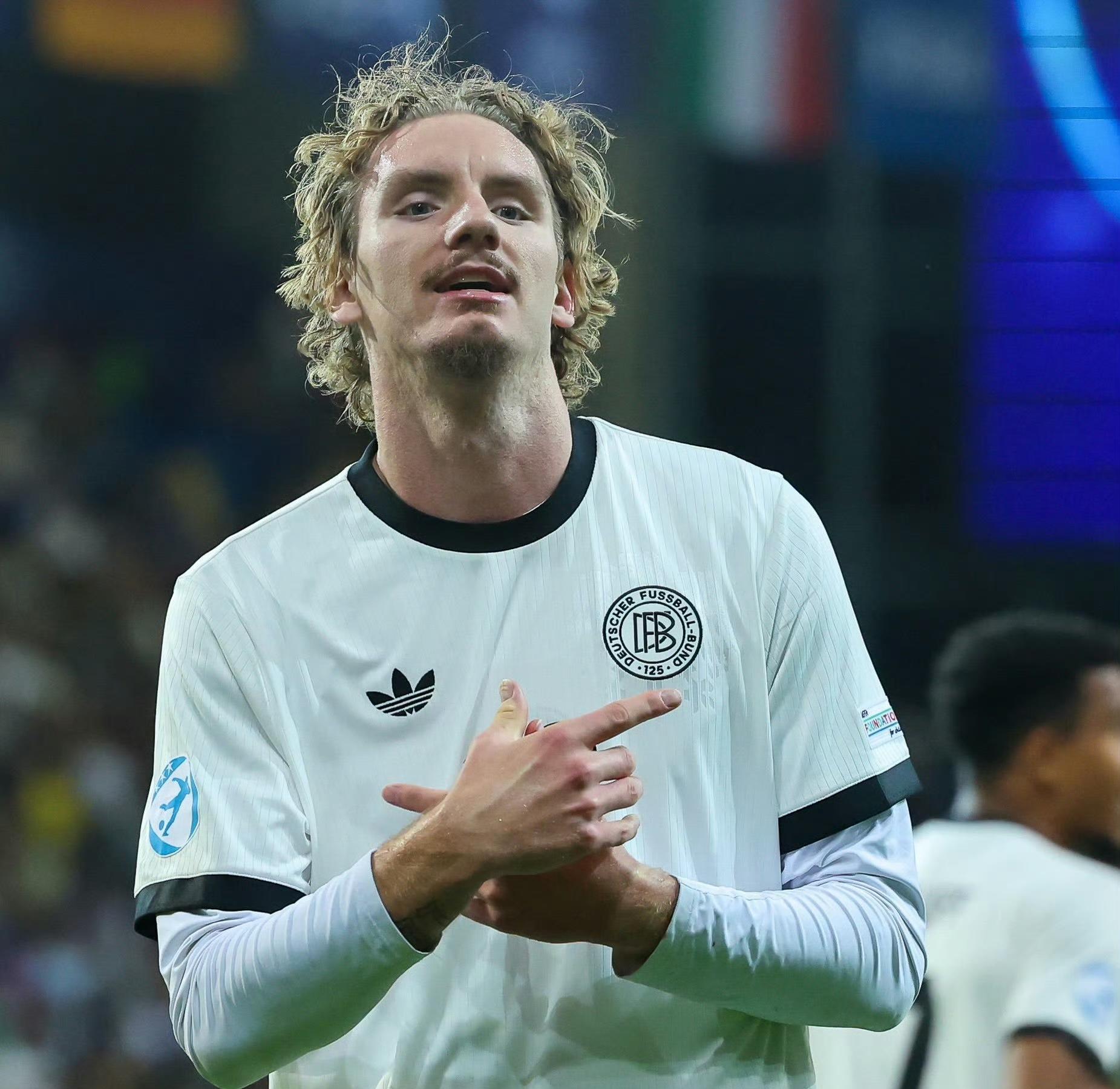 斯图加特主场不敌云达不莱梅，遭遇连败