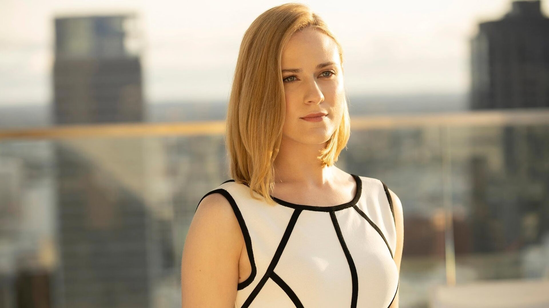 F1手术刀之夜，莱奥在街巷夹缝中完成不可能的艺术封神